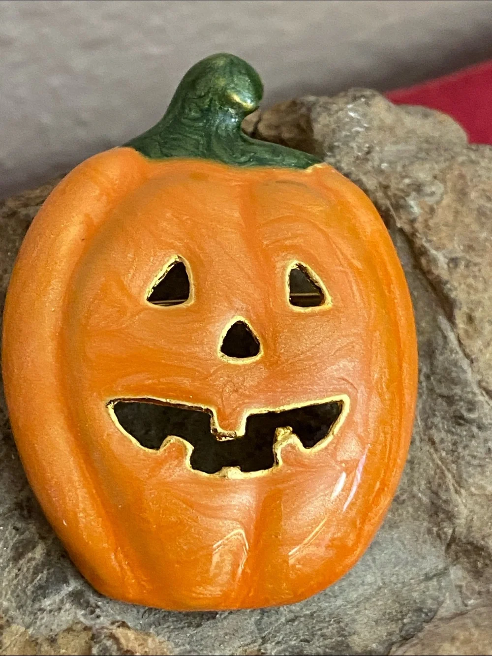Vintage 80s Enameled Sparkly Orange Pumpkin Jack O Lantern Broach - Picture 3 of 6